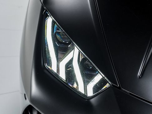 Used 2022 Lamborghini Huracan EVO RWD image 42