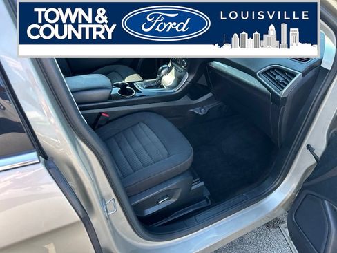 Used 2018 Ford Edge SEL FWD image 18