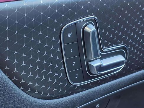 Used 2025 Mercedes-Benz GLA 250 image 21