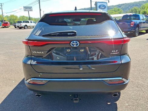 Used 2021 Toyota Venza XLE image 9