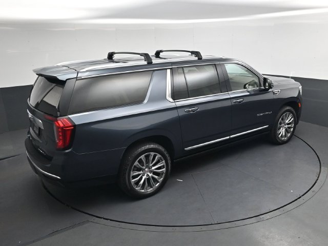 Used 2021 GMC Yukon XL Denali w/ Denali Premium Package AWD/4WD image 25