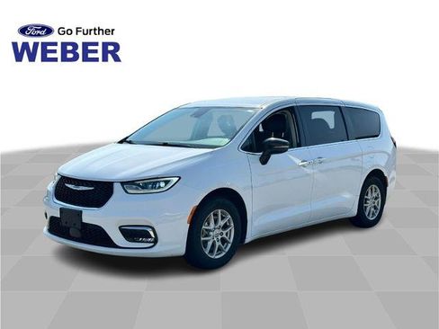 Used 2024 Chrysler Pacifica Touring-L FWD image 1