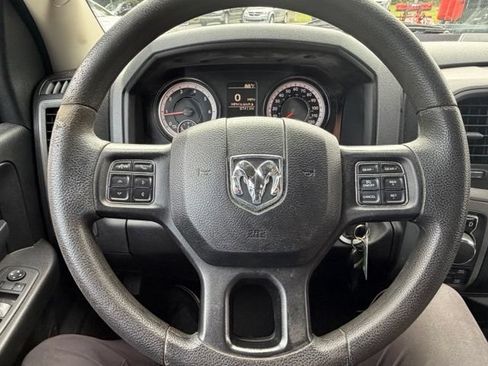 Used 2019 RAM 1500 Express AWD/4WD image 30