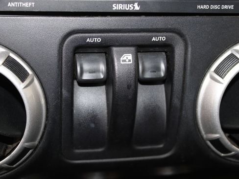 Used 2015 Jeep Wrangler Sport AWD/4WD image 30