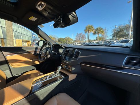 Used 2019 Volvo XC90 T6 Momentum image 24