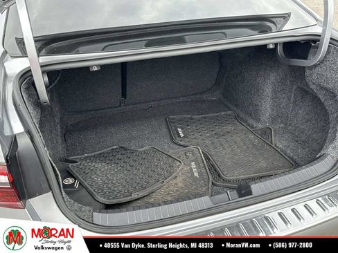 Certified 2023 Volkswagen Jetta SE w/ Panoramic Sunroof Package FWD image 10