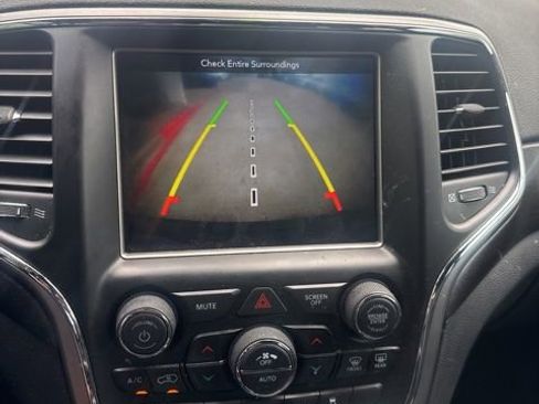 Used 2018 Jeep Grand Cherokee Altitude image 10