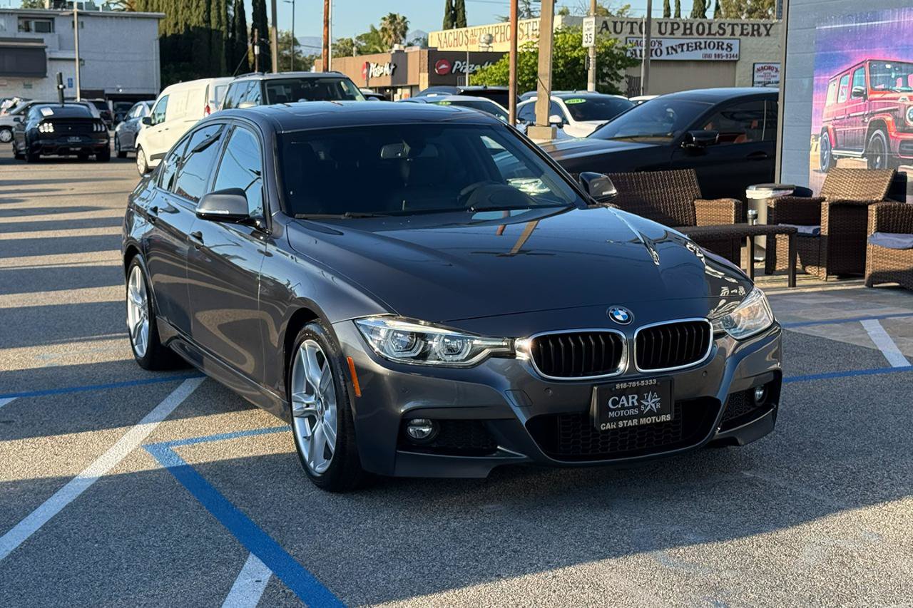 Used 2018 BMW 330i Sedan RWD image 4