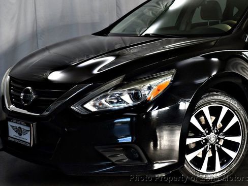 Used 2017 Nissan Altima 2.5 SV image 2