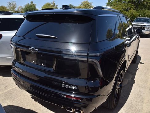 Used 2026 Chevrolet Traverse High Country w/ LPO, Floor Liner Package AWD/4WD image 5