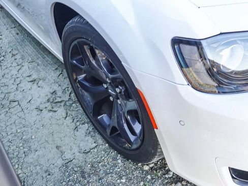 Certified 2023 Chrysler 300 Touring L image 6