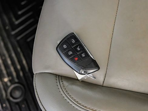Used 2021 Chevrolet Suburban Z71 w/ Z71 Off-Road Package AWD/4WD image 65