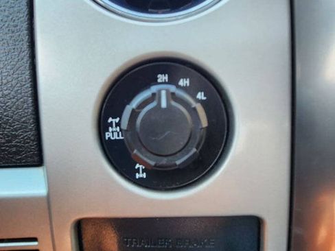 Used 2014 Ford F150 FX4 w/ Equipment Group 402A Luxury AWD/4WD image 13