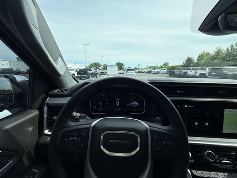 Certified 2025 GMC Sierra 1500 Denali w/ Denali Reserve Package AWD/4WD image 17