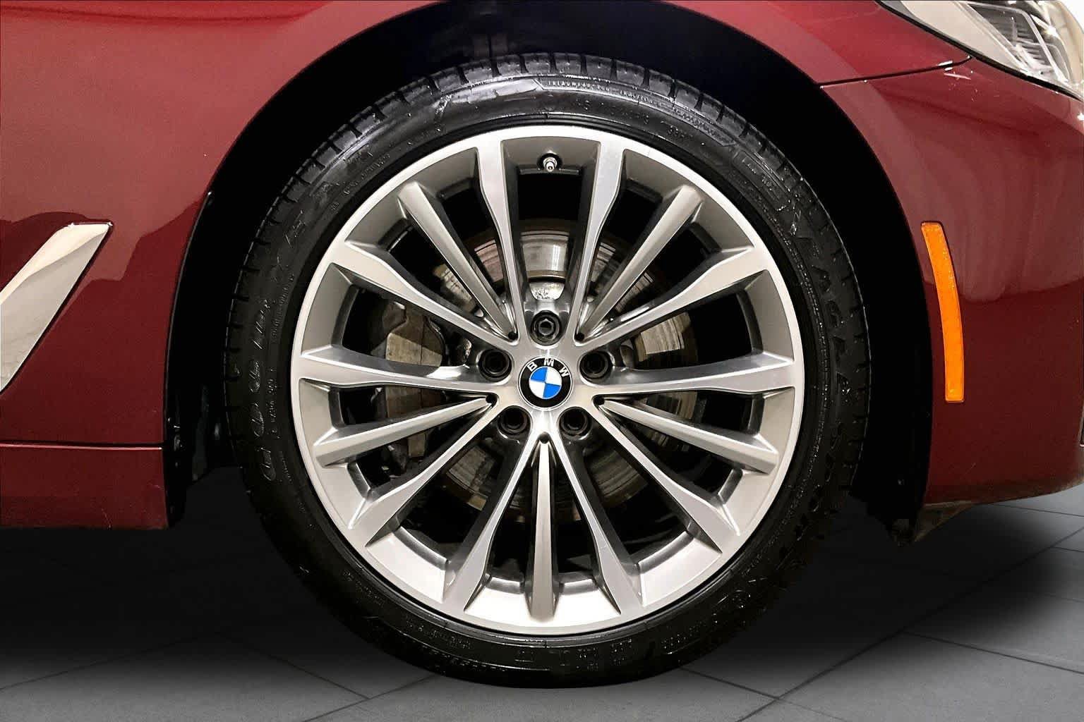 Used 2023 BMW 530i xDrive w/ Premium Package AWD/4WD image 19