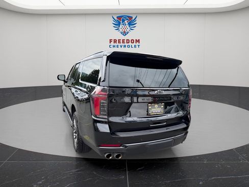 Used 2025 Chevrolet Suburban Z71 AWD/4WD image 5