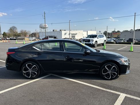 Used 2024 Nissan Altima 2.5 SR image 5