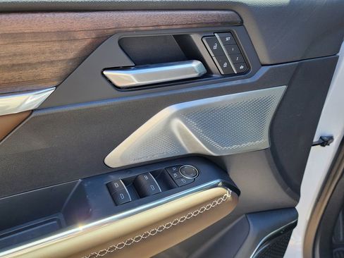New 2026 GMC Acadia Denali Ultimate AWD/4WD image 14