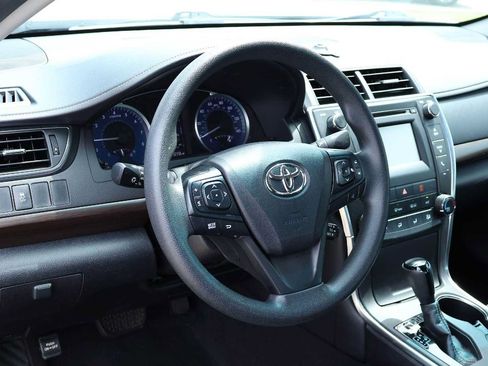 Used 2016 Toyota Camry LE FWD image 2