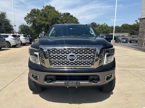Used 2018 Nissan Titan Platinum Reserve w/ Platinum Utility Package AWD/4WD image 2