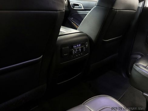 Used 2017 GMC Yukon XL Denali w/ Open Road Package image 15
