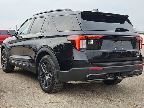 Used 2025 Ford Explorer ST-Line w/ Premium Package image 8