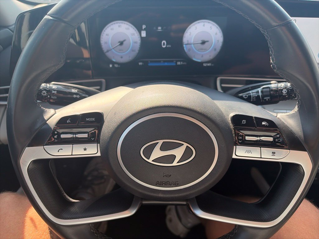 Used 2025 Hyundai Elantra Limited FWD image 21
