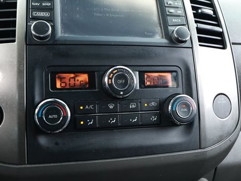 Used 2019 Nissan Frontier SL RWD image 17