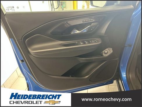 Used 2024 GMC Terrain AT4 w/ LPO, Floor Liner Package AWD/4WD image 10