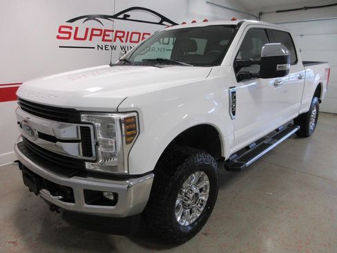 Used 2018 Ford F250 XLT w/ XLT Premium Package image 9