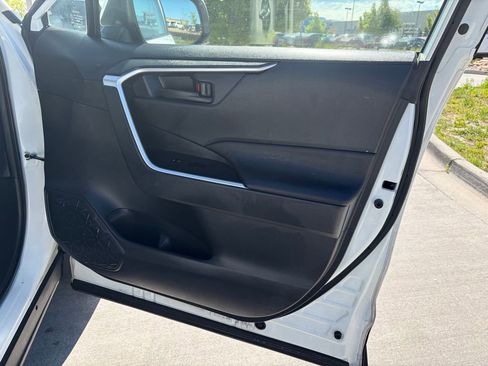 Used 2022 Toyota RAV4 LE AWD/4WD image 24
