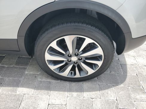 Used 2022 Buick Encore Preferred AWD/4WD image 7