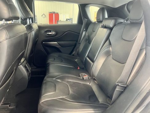 Used 2020 Jeep Cherokee Limited AWD/4WD image 17