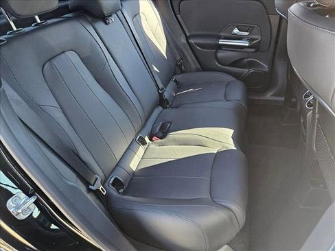 Used 2025 Mercedes-Benz GLA 250 image 17
