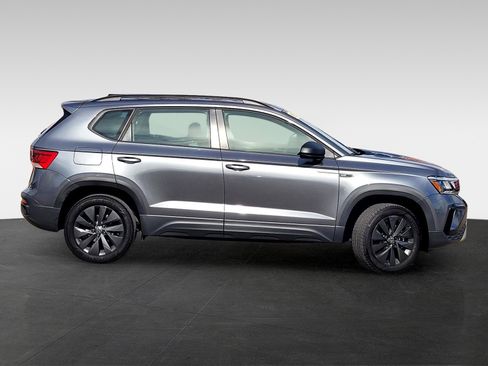 Used 2024 Volkswagen Taos S image 3