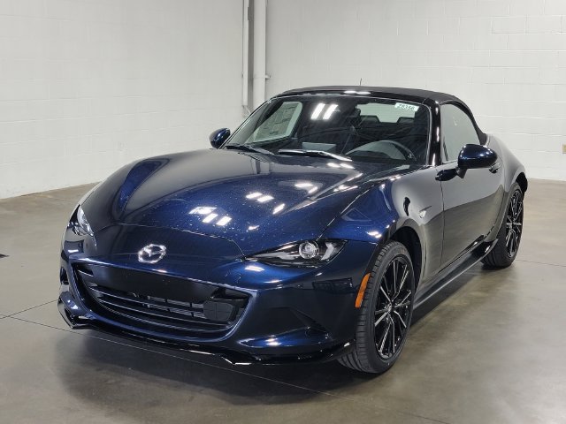 New 2026 MAZDA MX-5 Miata Grand Touring w/ Appearance Package RWD image 2