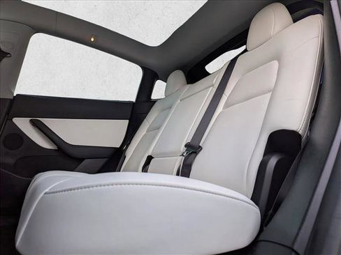 Used 2021 Tesla Model Y Long Range image 20