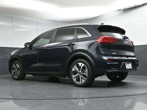 Used 2022 Kia Niro EX Premium image 29
