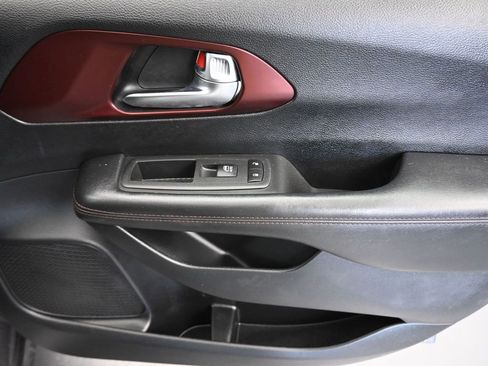 Used 2020 Chrysler Pacifica Touring-L image 65