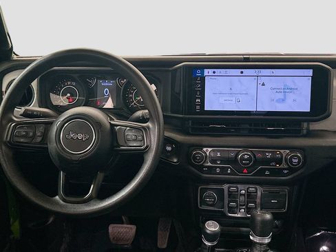Used 2025 Jeep Gladiator Mojave AWD/4WD image 18
