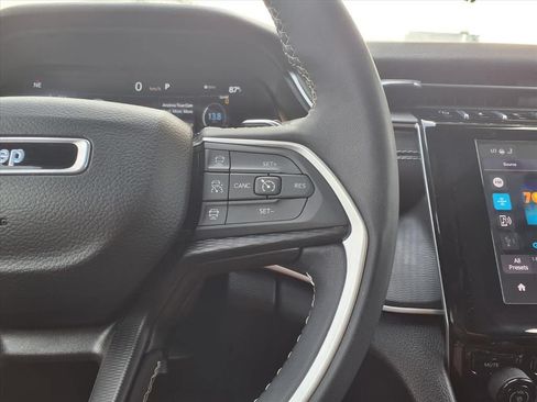 Used 2023 Jeep Grand Cherokee L Laredo AWD/4WD image 22