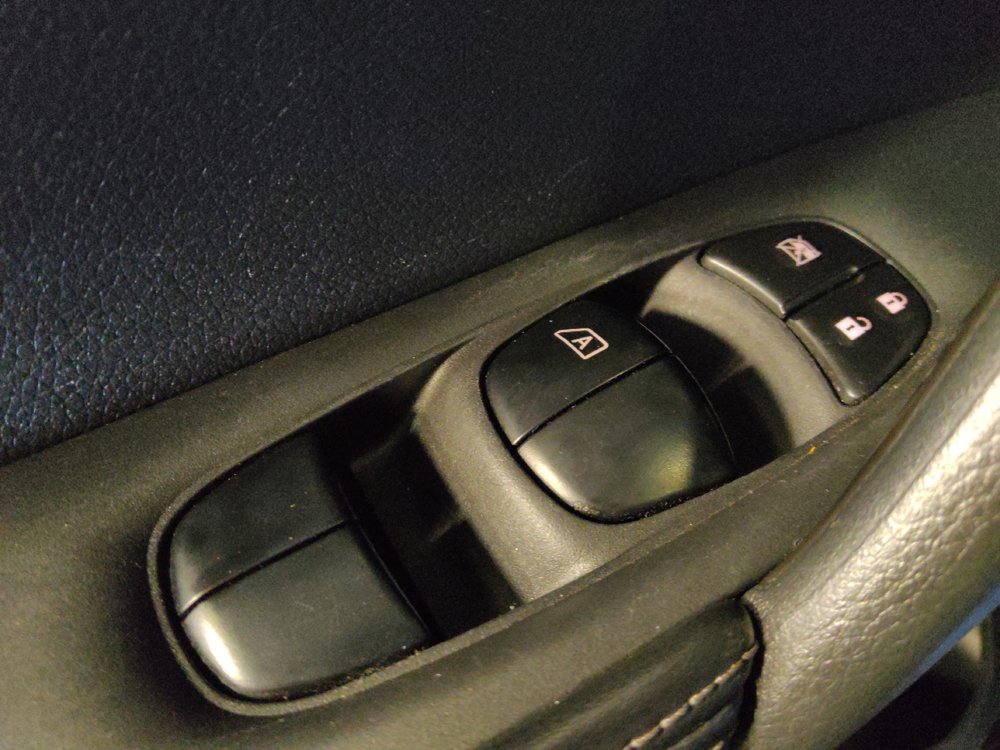 Used 2017 Nissan Rogue S FWD image 27