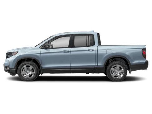 Used 2025 Honda Ridgeline TrailSport+ image 3