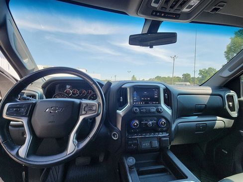 Used 2020 Chevrolet Silverado 1500 LT Trail Boss AWD/4WD image 17