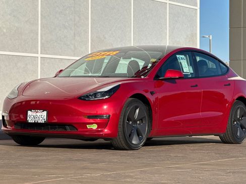 Used 2023 Tesla Model 3 Standard Range image 8