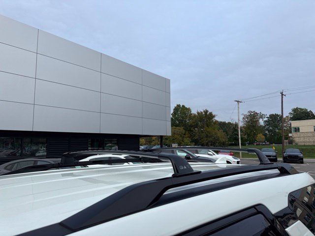 Used 2022 Nissan Pathfinder SV AWD/4WD image 8