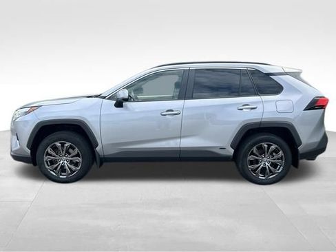 Used 2022 Toyota RAV4 XLE Premium AWD/4WD image 2