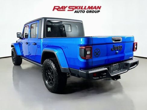 Used 2021 Jeep Gladiator Willys image 5