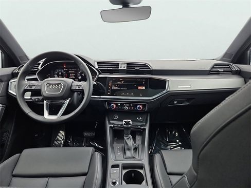 New 2025 Audi Q3 2.0T Premium image 5