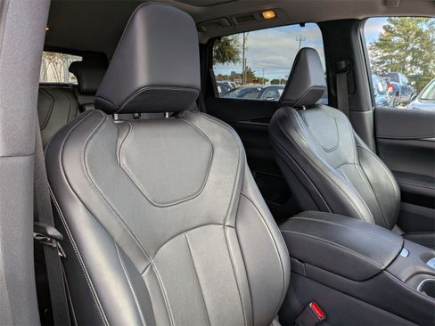 Used 2022 INFINITI QX60 Sensory w/ Cargo Package image 40